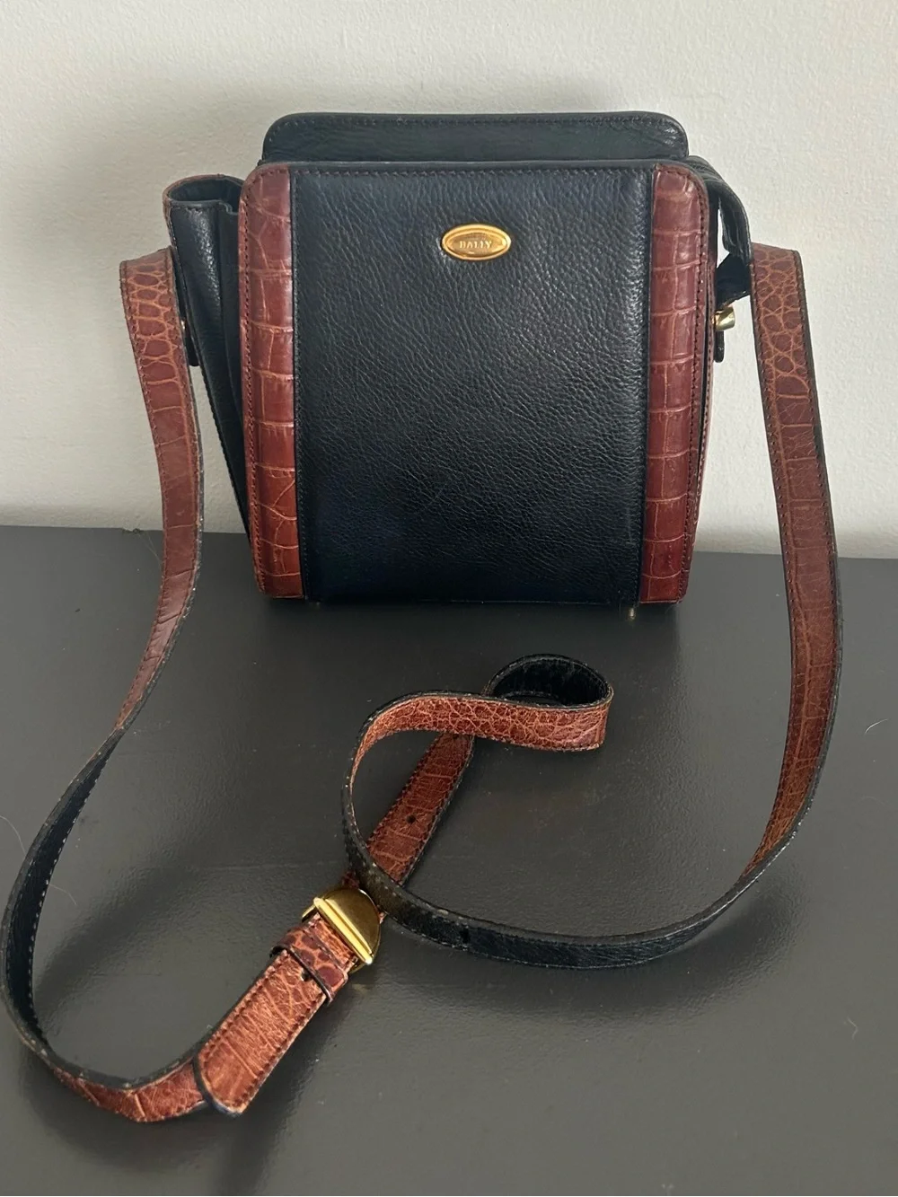 Bally Vintage Leather Crossbody Bag Black Brown Croc Embossed Shoulder Purse
